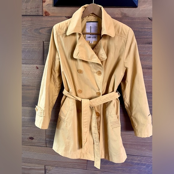 VINTAGE BUTTER YELLOW TRENCH COAT - Picture 1 of 5